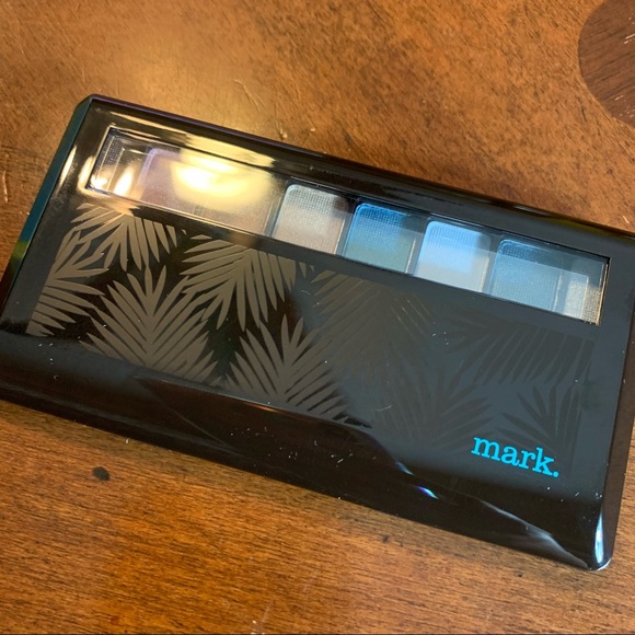 Avon Mark Island Eyes Eyeshadow Palette - Picture 4 of 6
